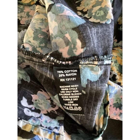 Erika Top  - Picture 7 of 8